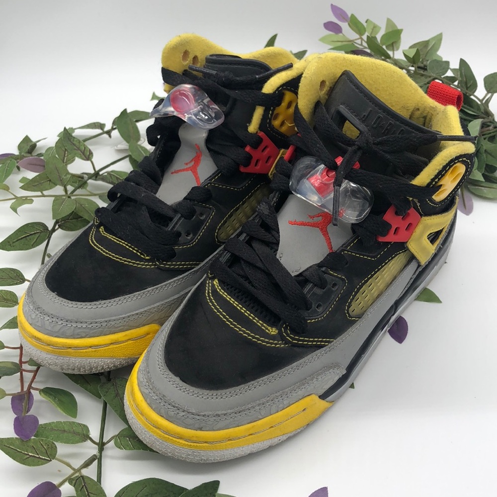 BOYS' BIG KIDS' JORDAN SPIZIKE BASKETBALL SHOES